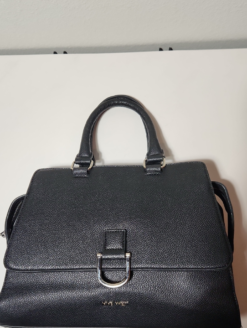 Black Leather Top-Handle Ladies Bag - Classic Carry